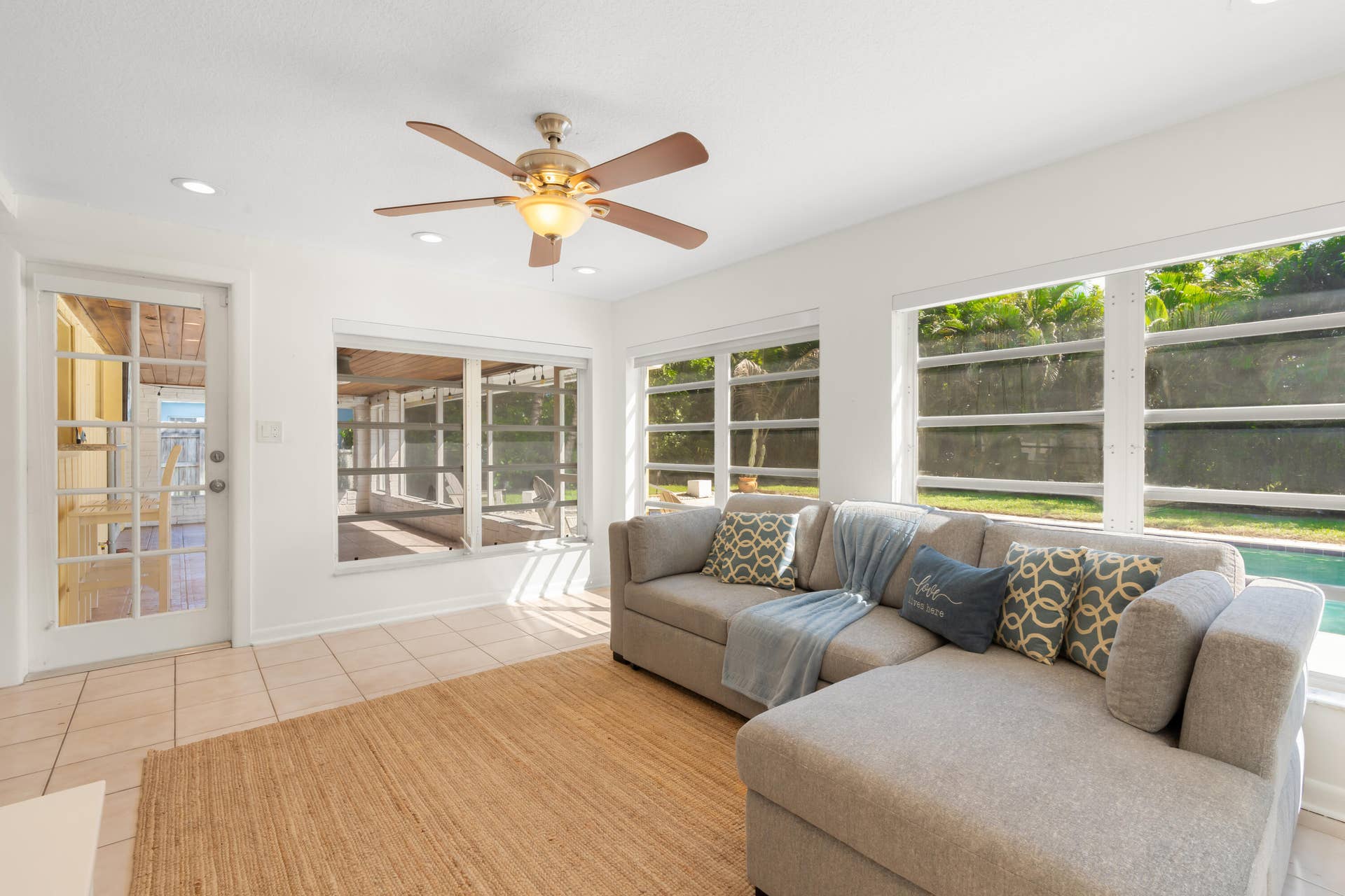 214 NE 28TH Road, Boca Raton, FL 33431 Living Room