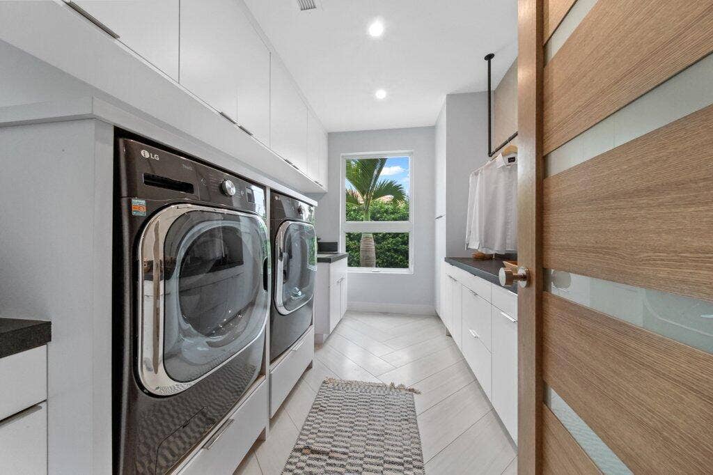 laundry1.jpg-SMALL