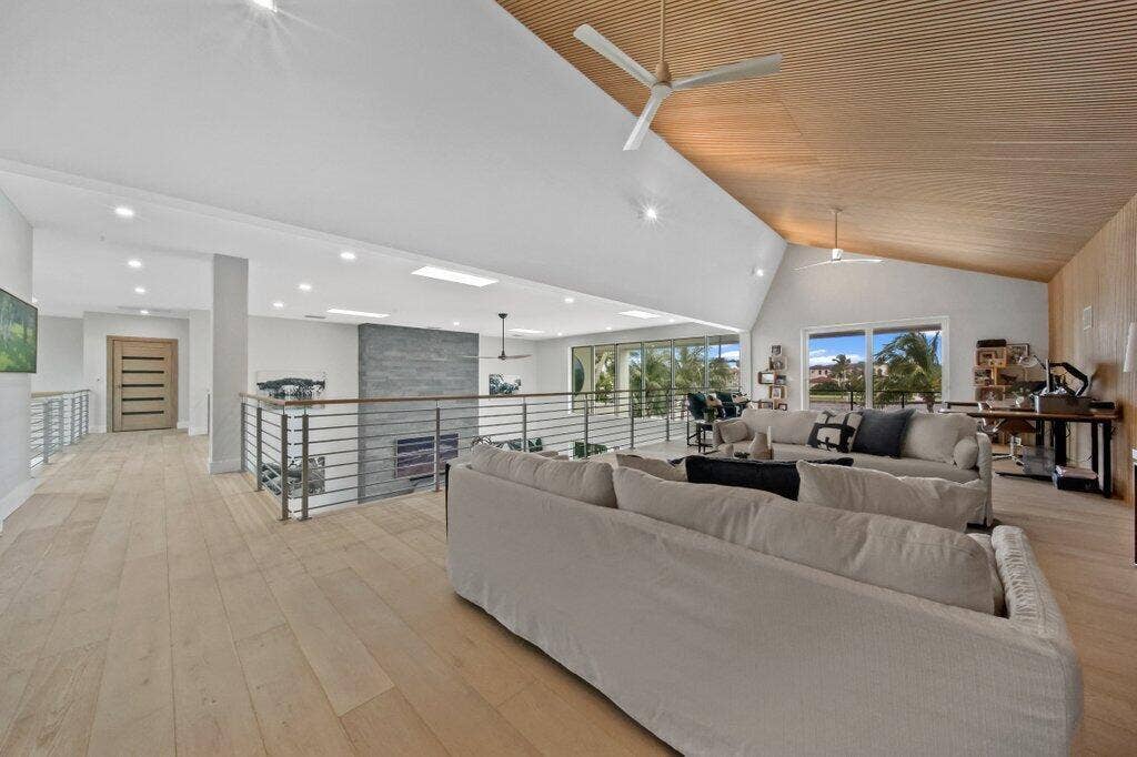 loft4.jpg-SMALL