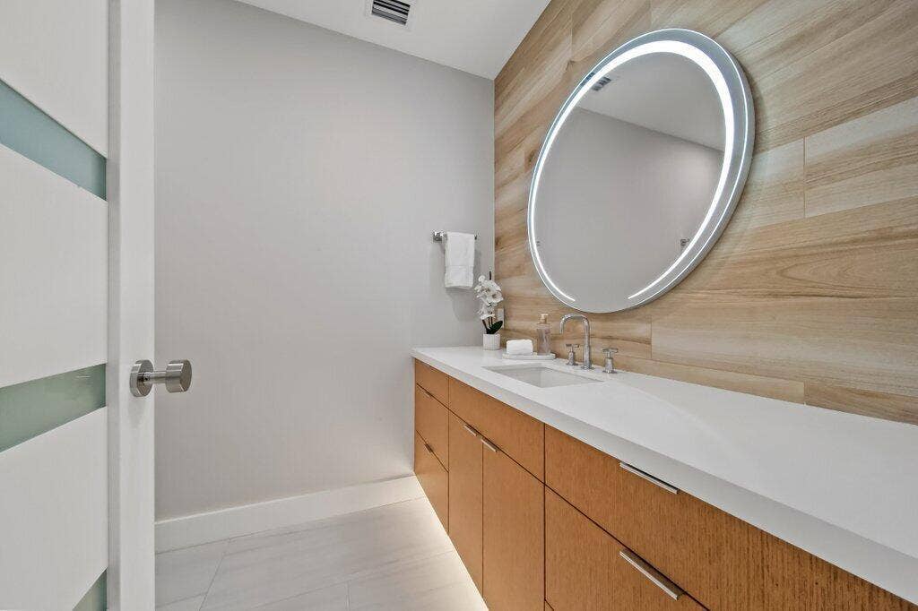 guest3ensuite1.jpg-SMALL