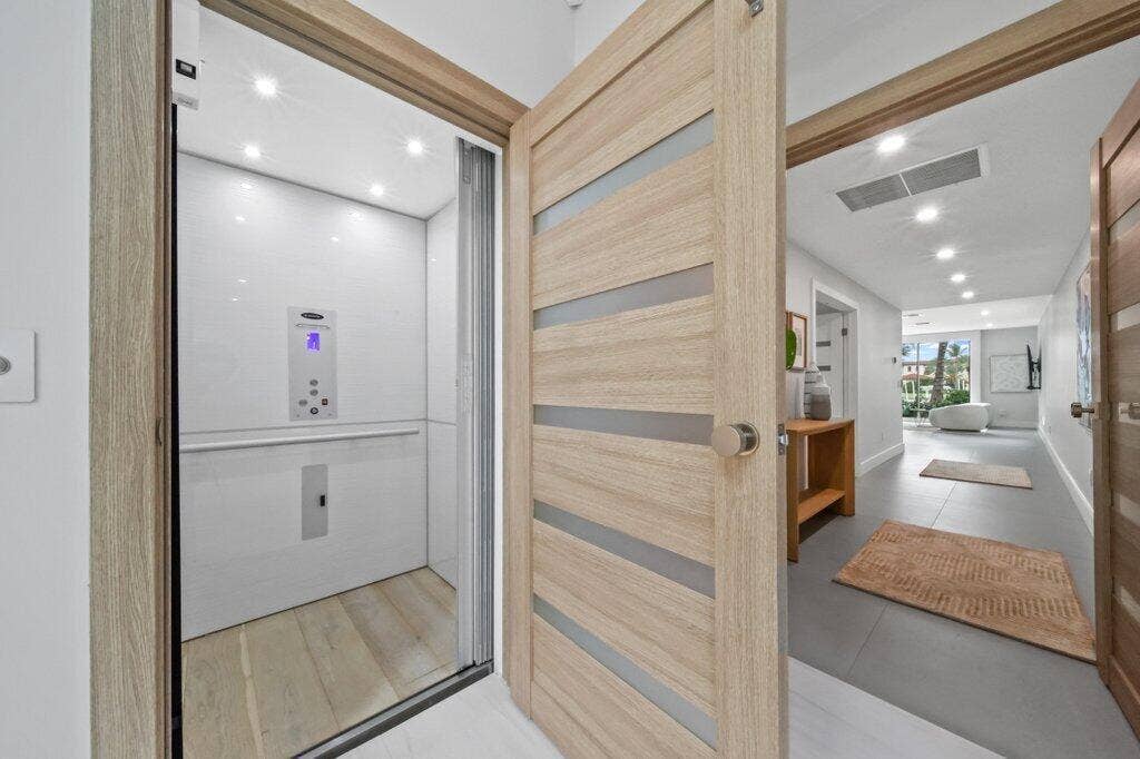 elevator1.jpg-SMALL