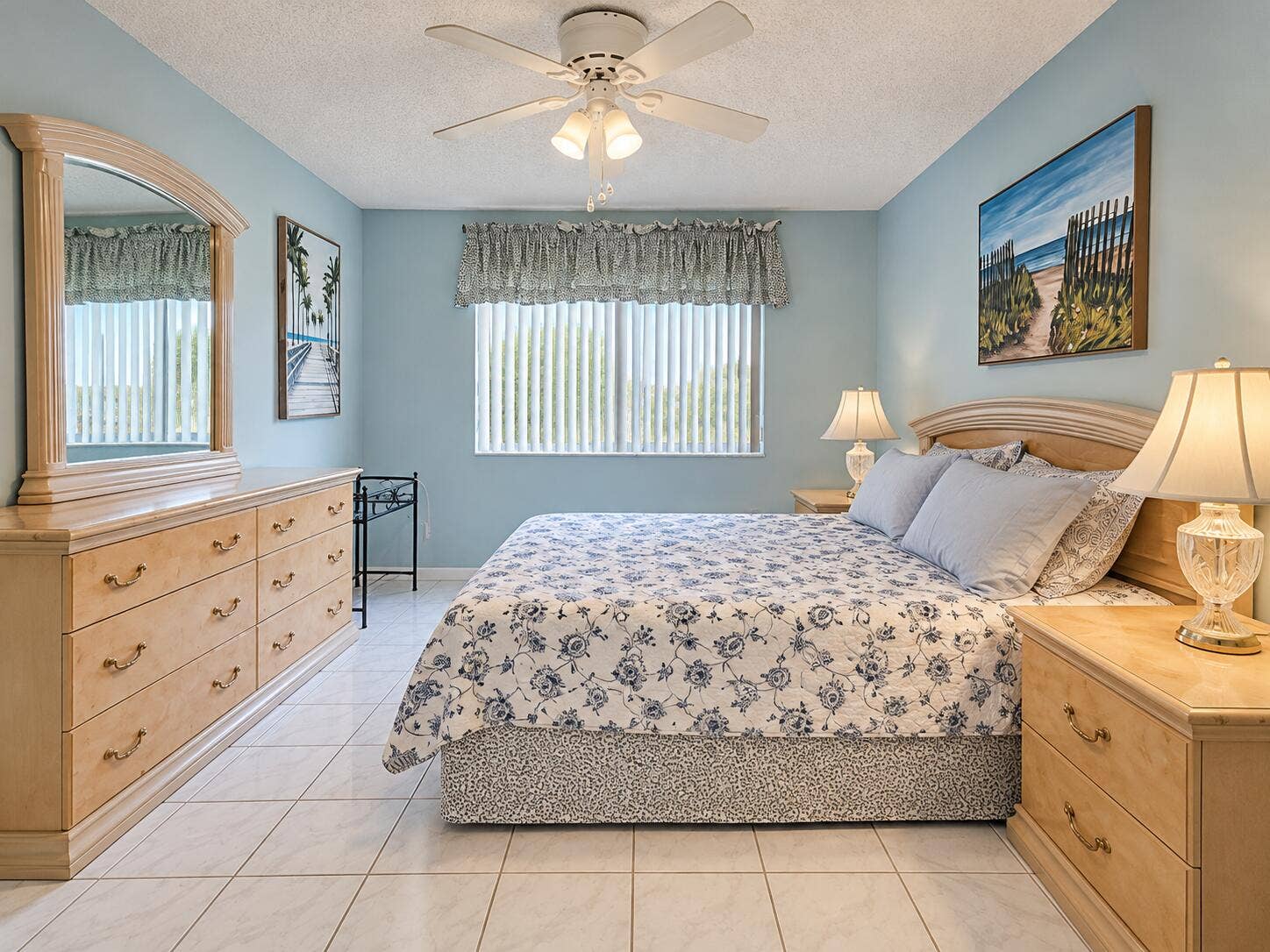 Serene Coastal Bedroom Retreat