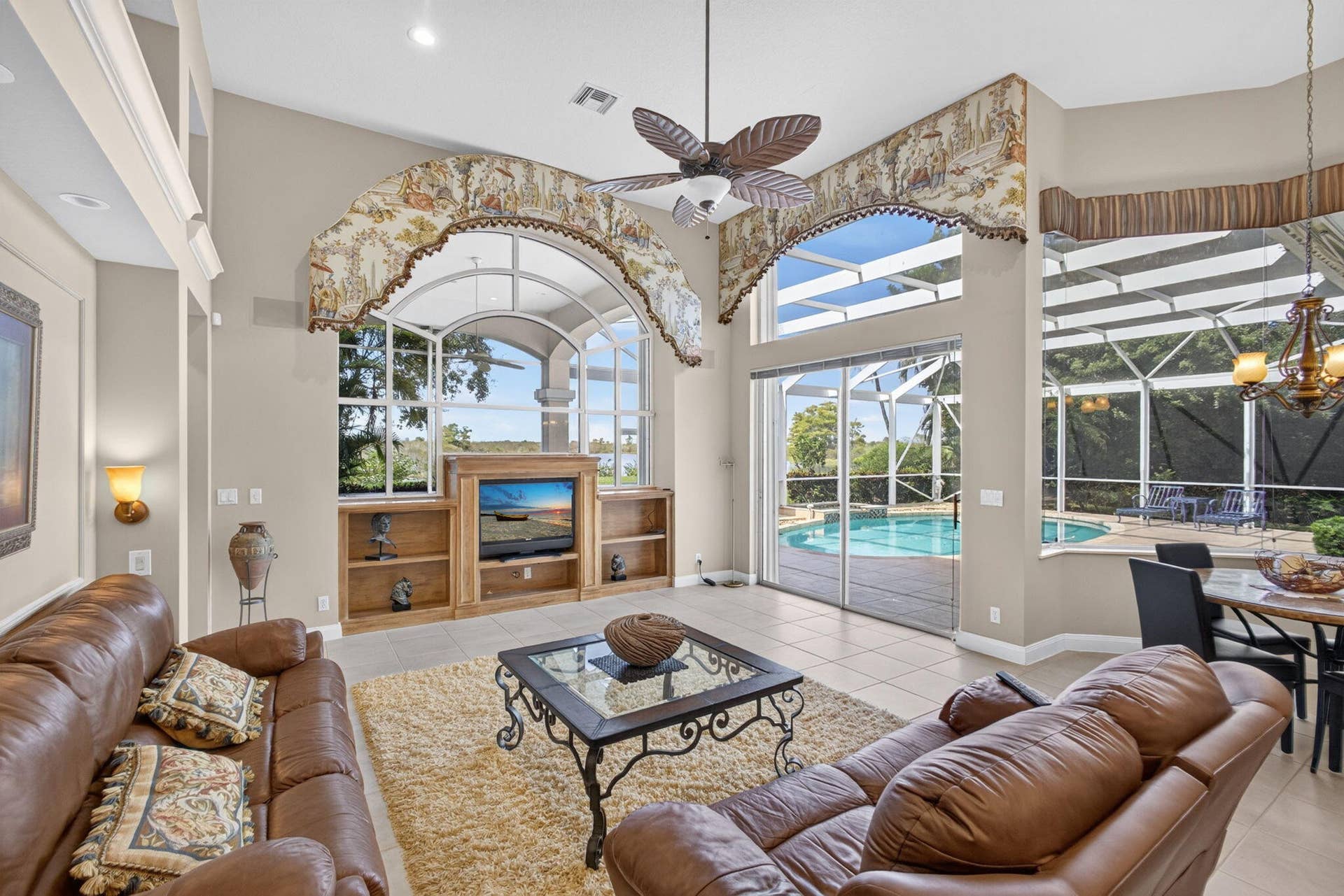 42 Windward Isle, Palm Beach Gardens, FL 33418 FAMILY TO POOL