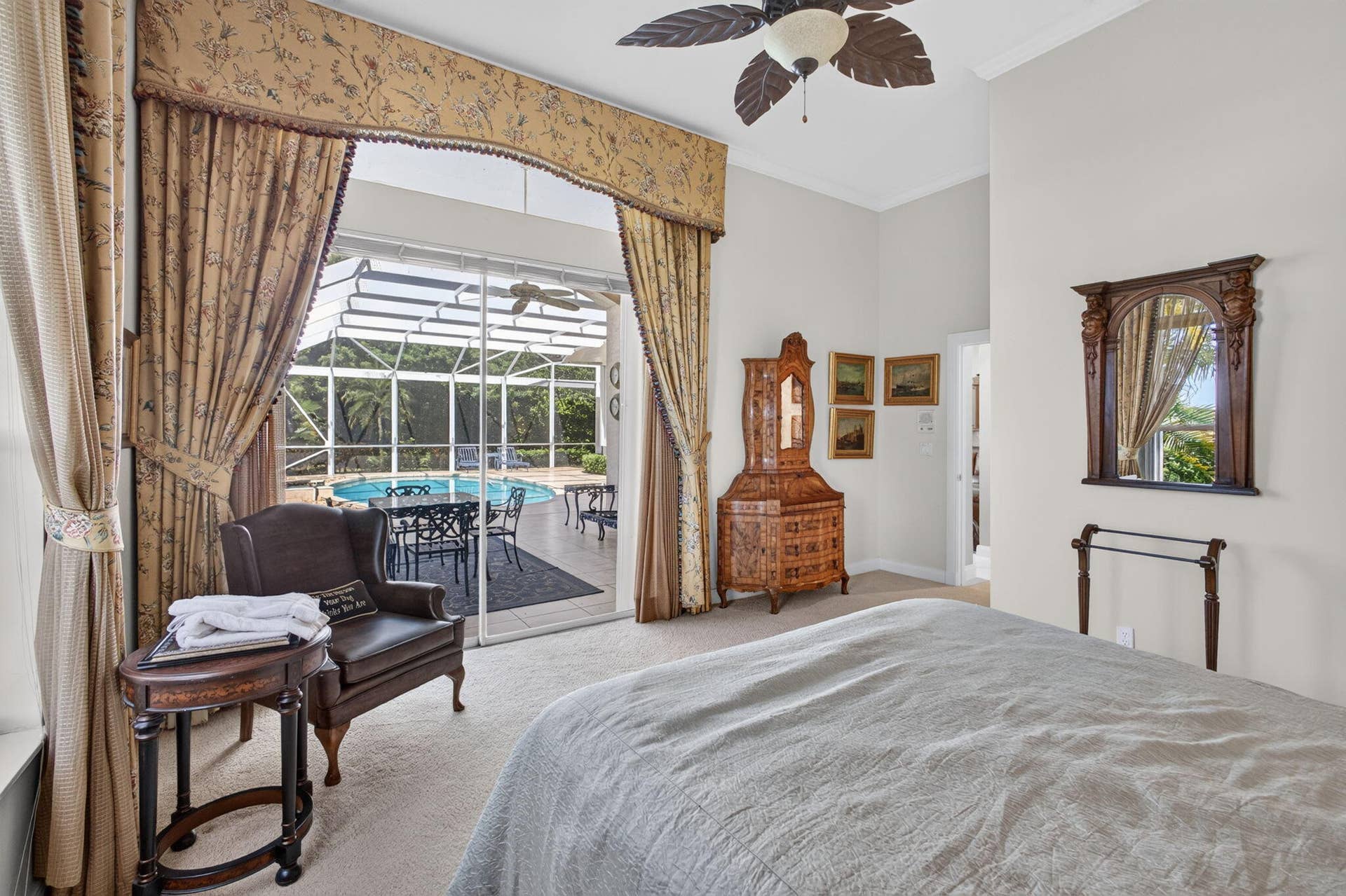 42 Windward Isle, Palm Beach Gardens, FL 33418 PRIMARY TO POOL AREA