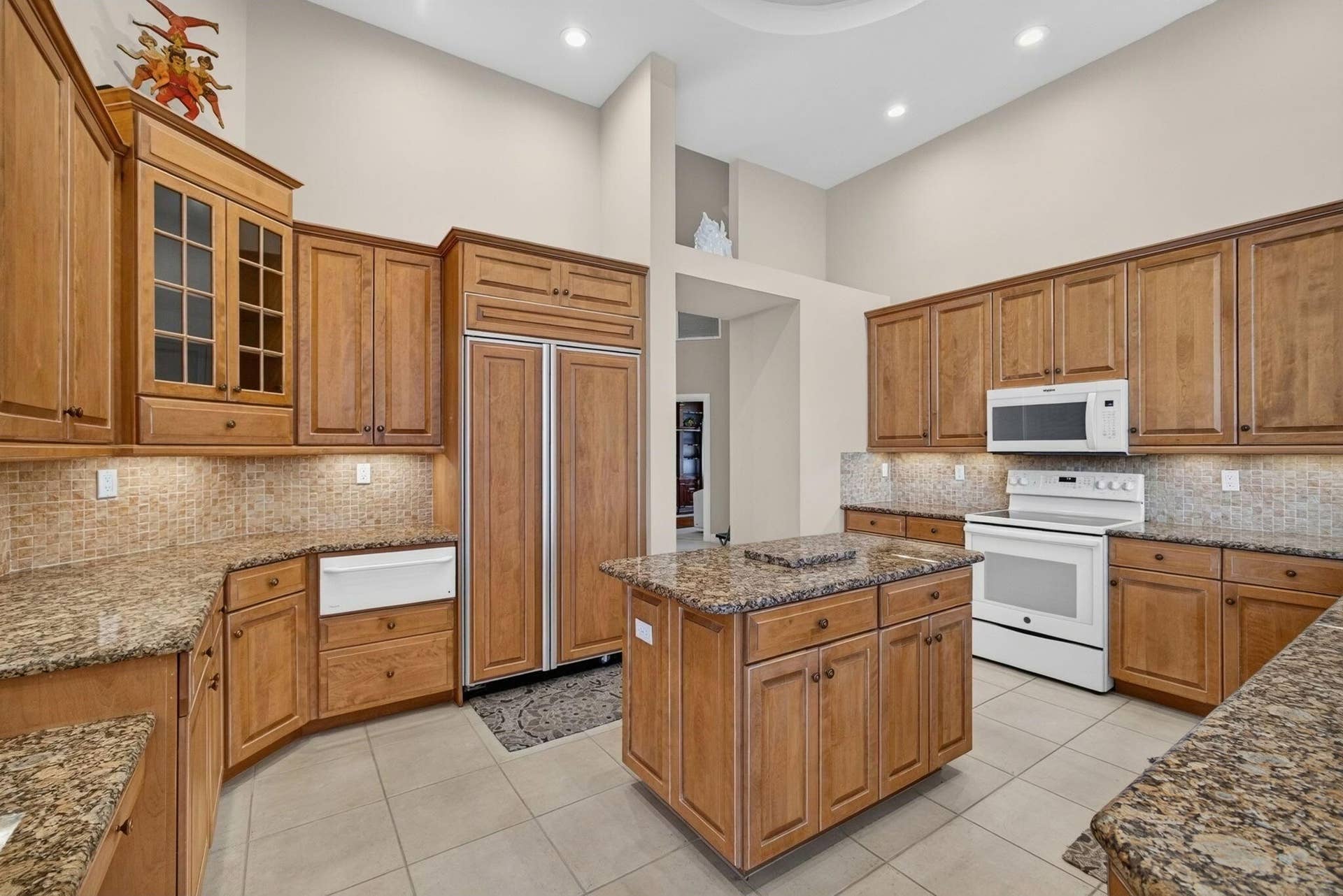 42 Windward Isle, Palm Beach Gardens, FL 33418 KITCHEN