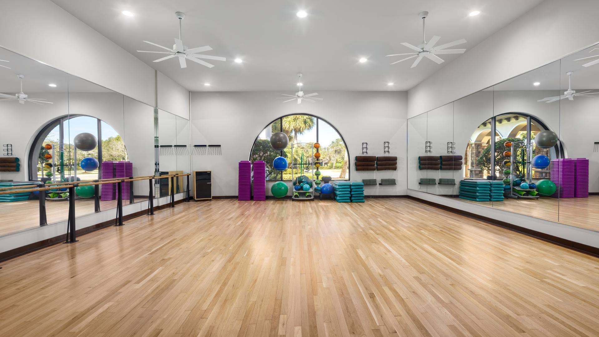 HeronBayClubhouses_AerobicsRoom_1_1920