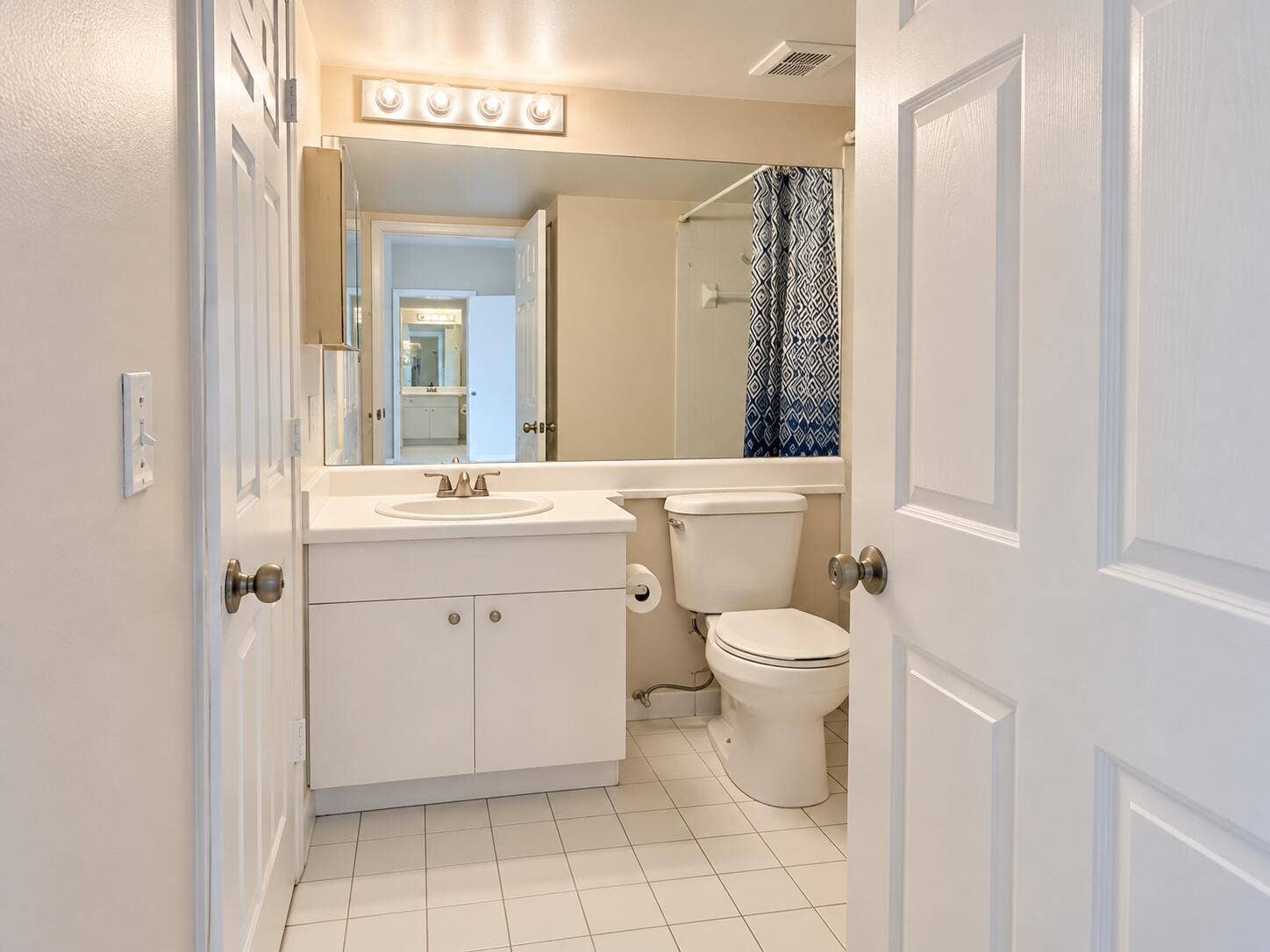 Bright Neutral Bathroom Interior