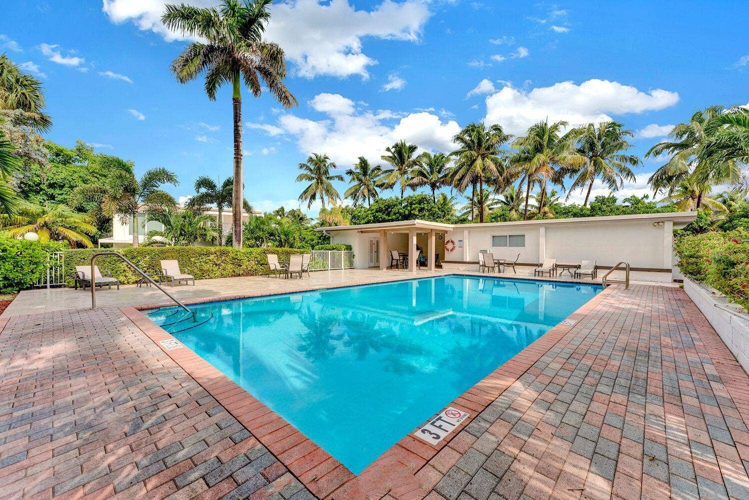 1203 Hillsboro Mile, #P2, Hillsboro Beach, FL 33062 P2 23