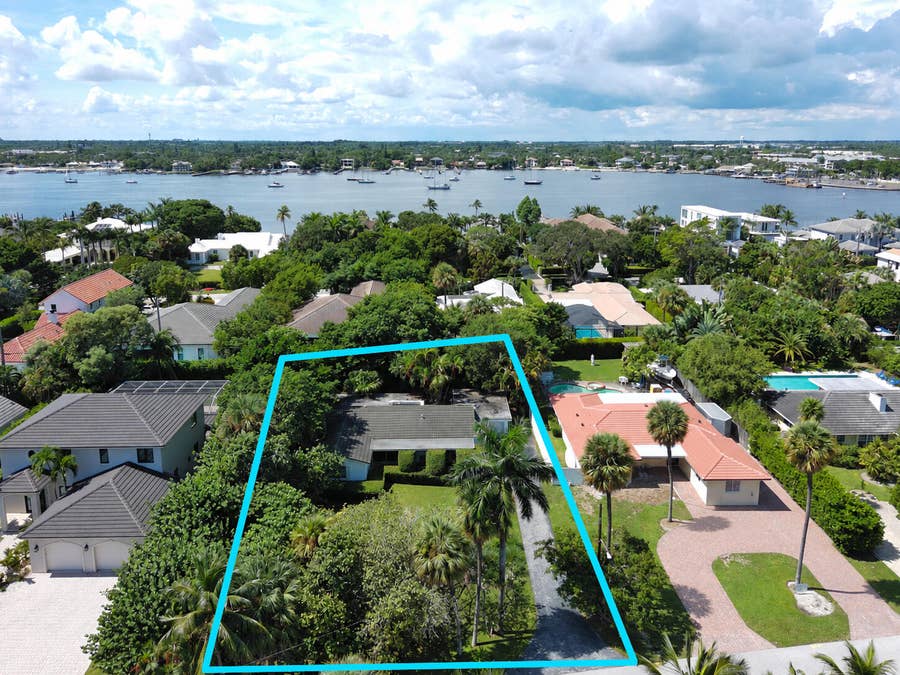 Property photo for 417 SE ATLANTIC Drive, Lantana, FL