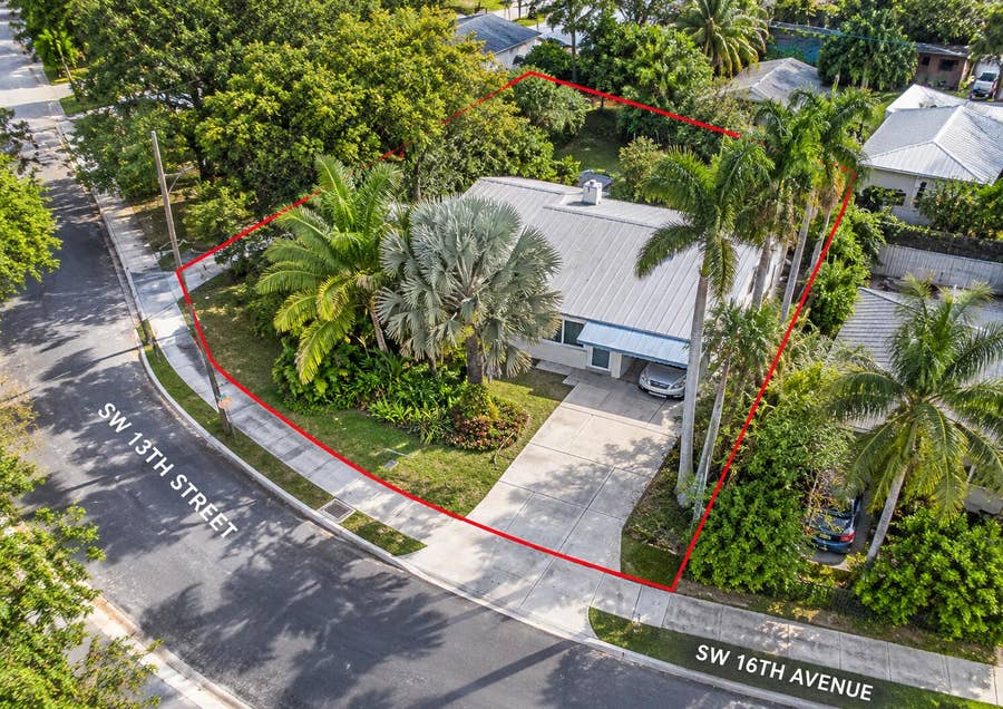 Property photo for 600 SW 13TH Street, Fort Lauderdale, FL
