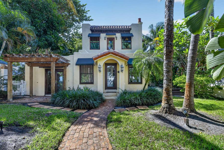 Property photo for 106 SE 7TH Avenue, #1, Delray Beach, FL