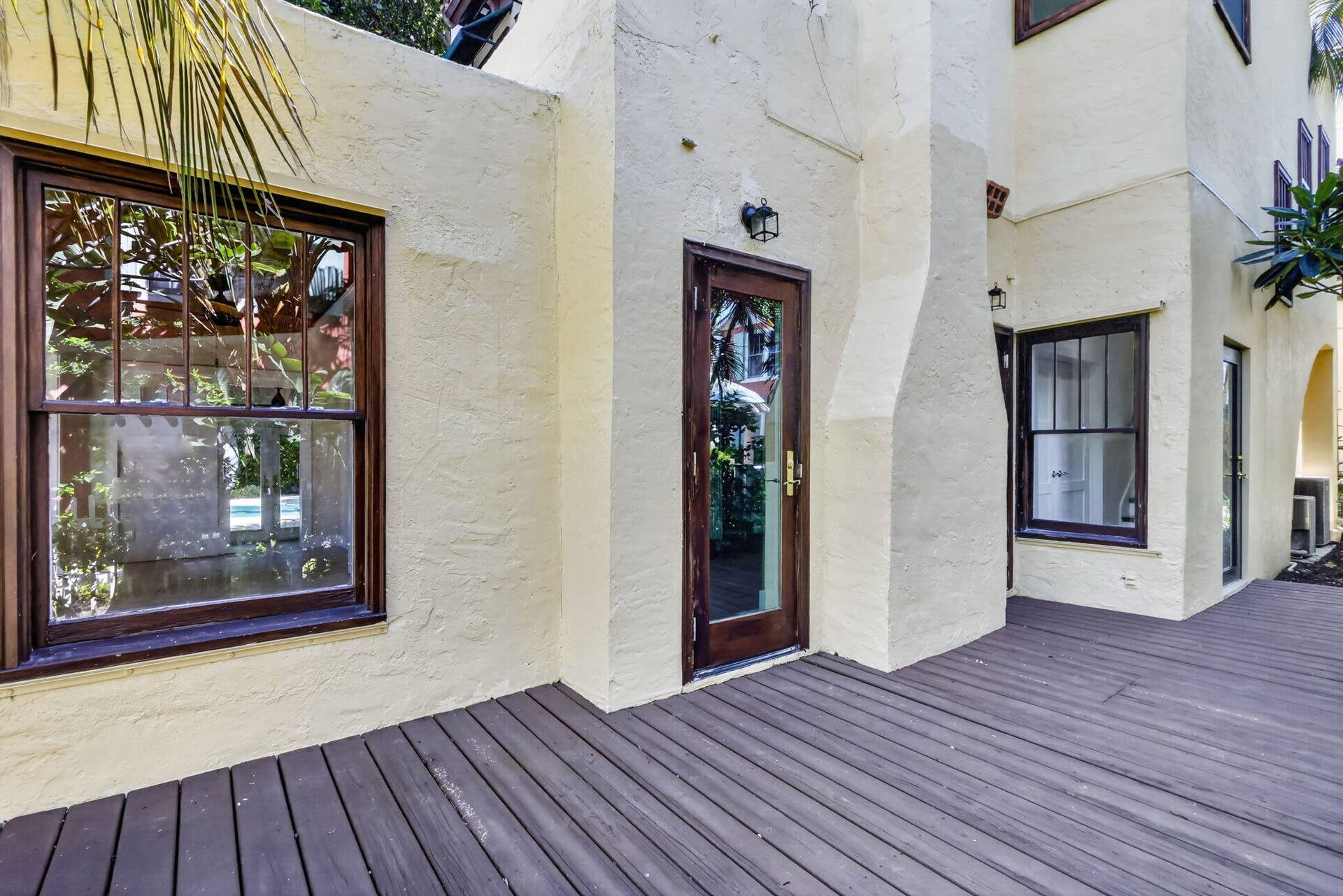 Outdoor Deck with subtle north breeze