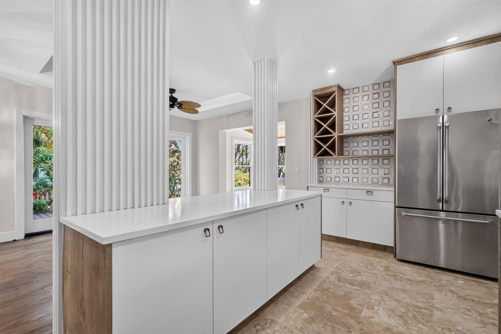 Open with Slat Divider