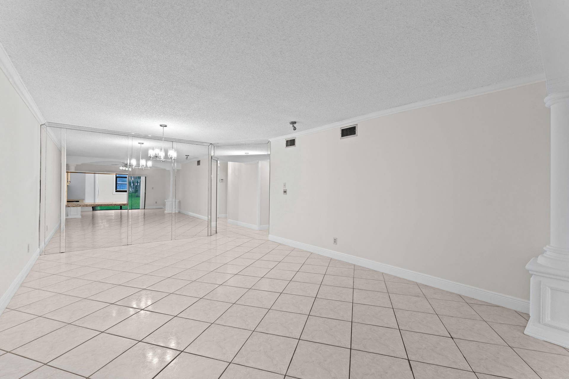 7-web-or-mls-A7408602