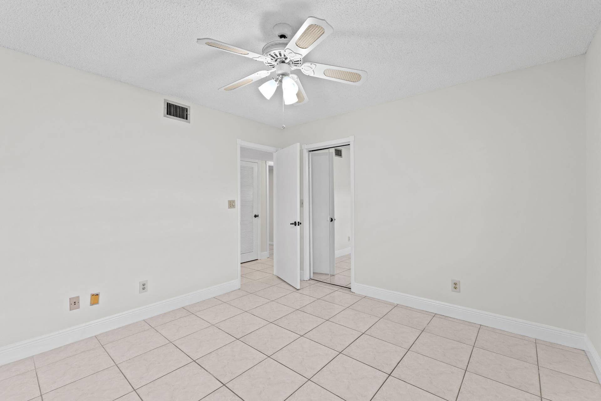 18-web-or-mls-A7408627