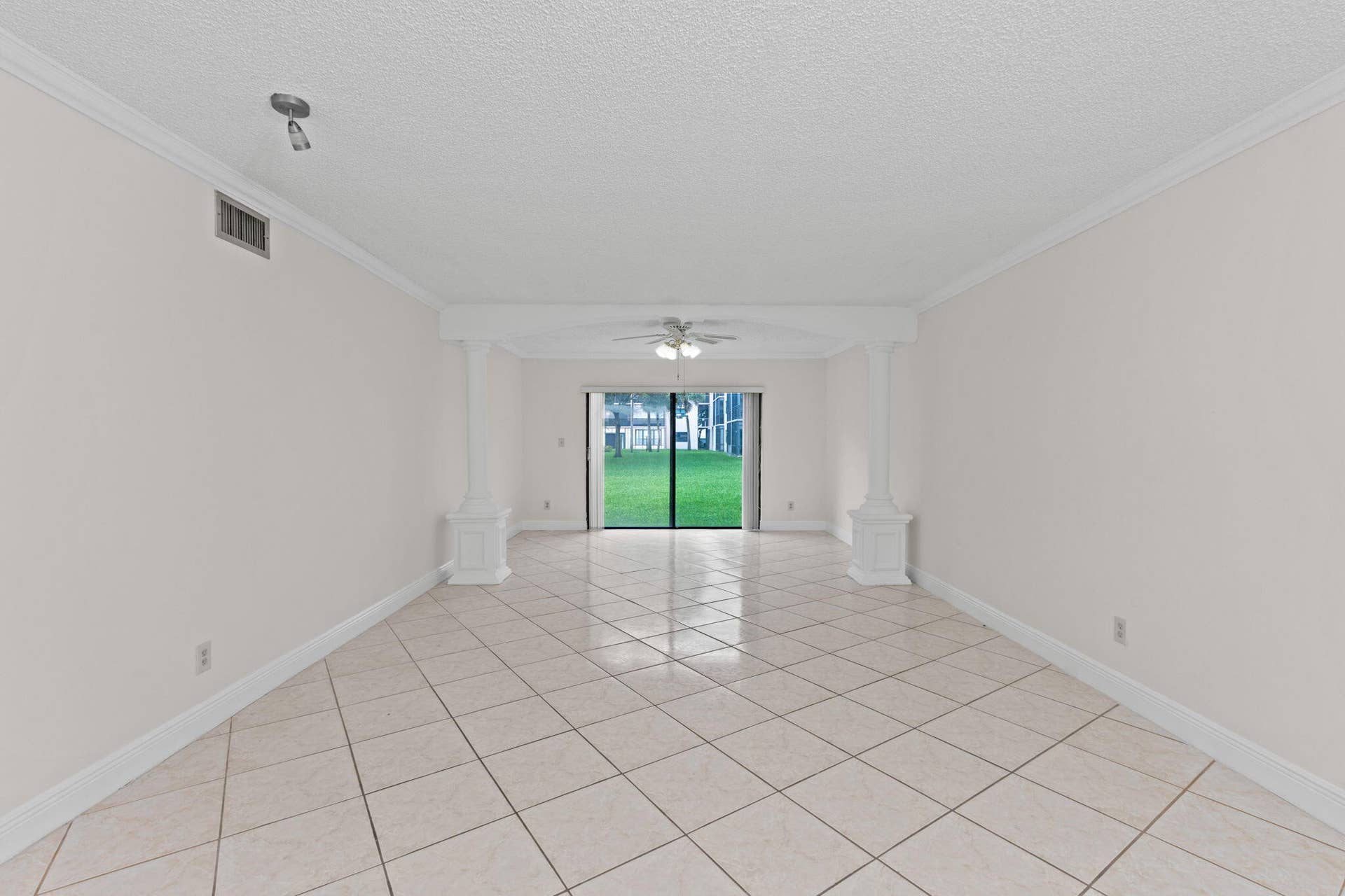 8-web-or-mls-A7408584