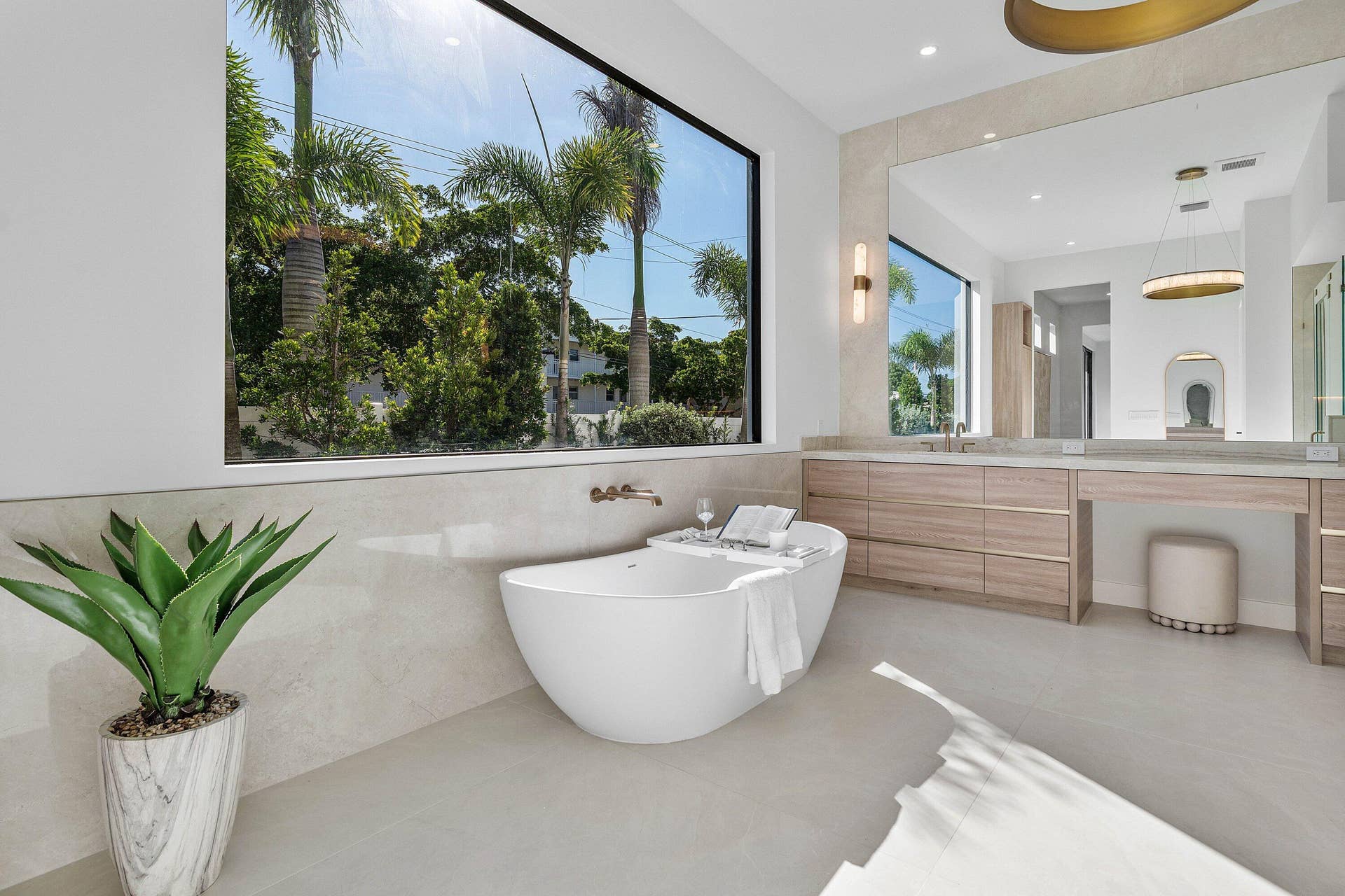 024-696HastingsStreet-BocaRaton-FL-33487
