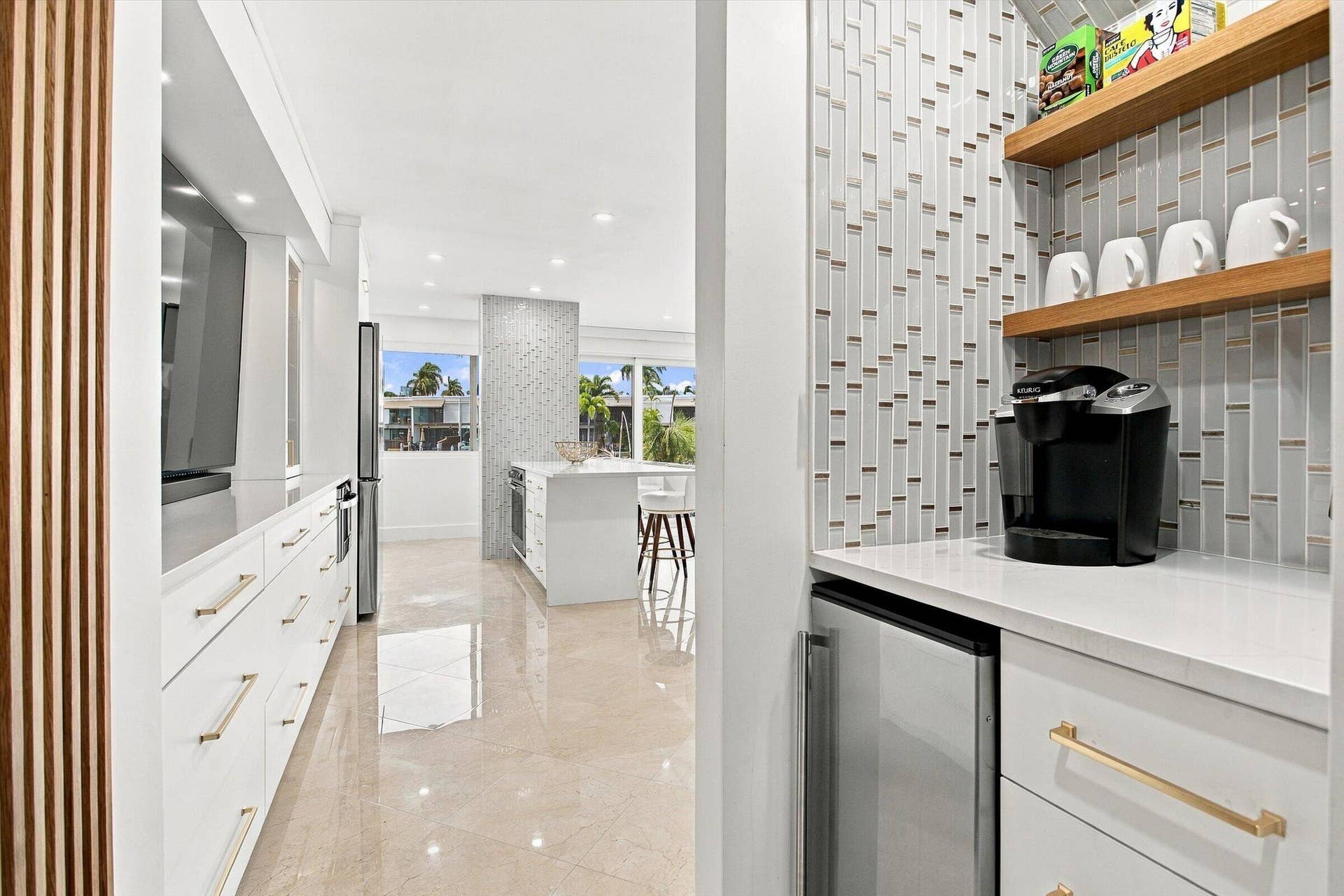180 Isle Of Venice Drive, #102, Fort Lauderdale, FL 33301 25-photo-d-48