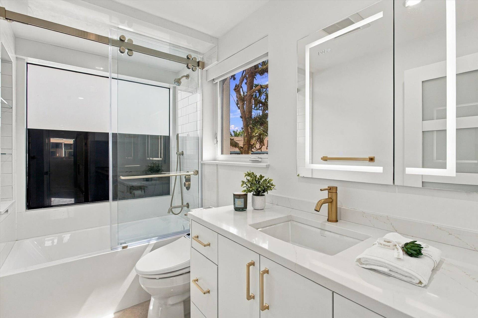 180 Isle Of Venice Drive, #102, Fort Lauderdale, FL 33301 28-photo-d-36
