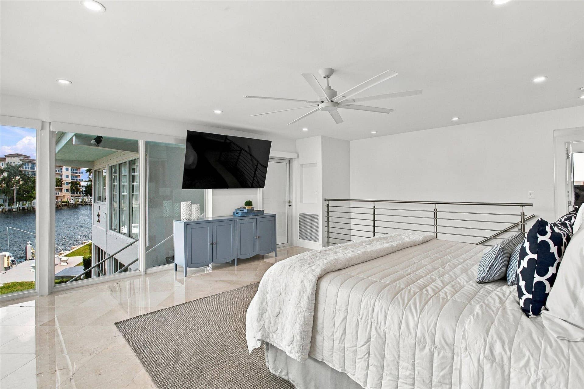 180 Isle Of Venice Drive, #102, Fort Lauderdale, FL 33301 32-photo-d-26
