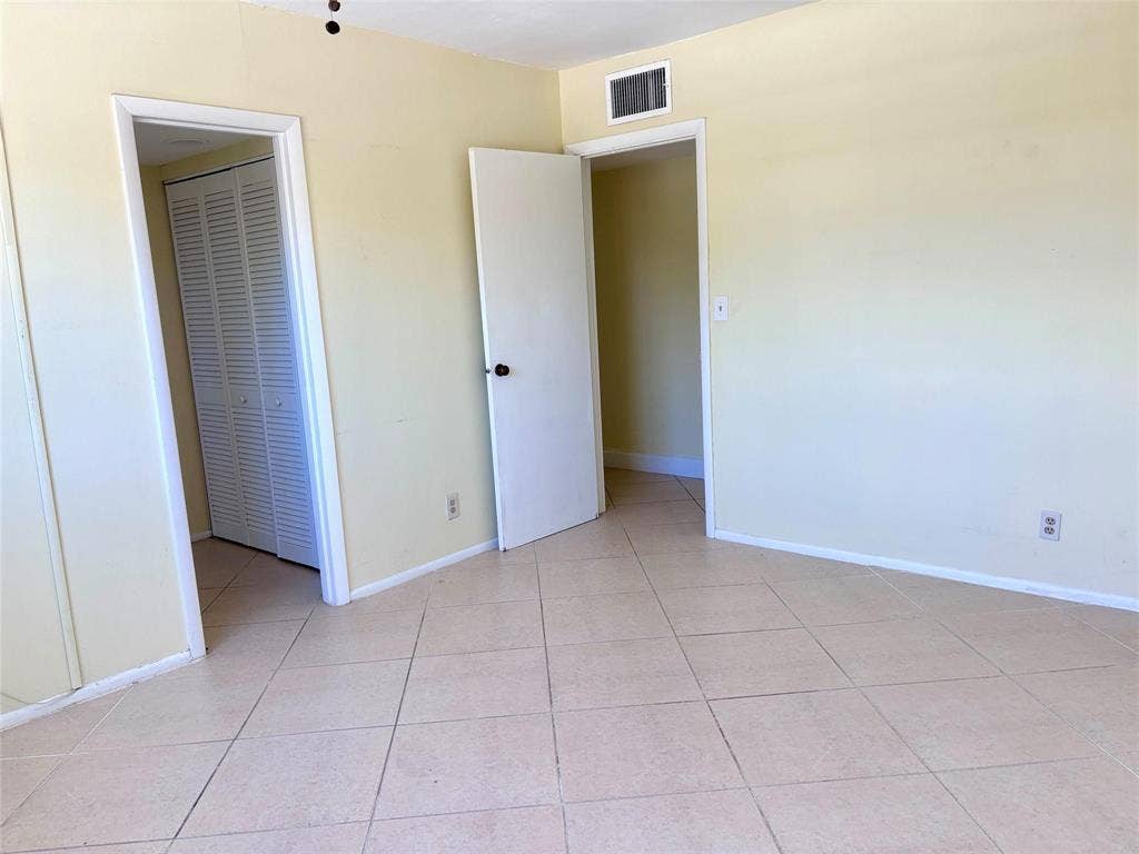 1407 NE 56TH Street, #217, Fort Lauderdale, FL 33334 GetMedia (17)