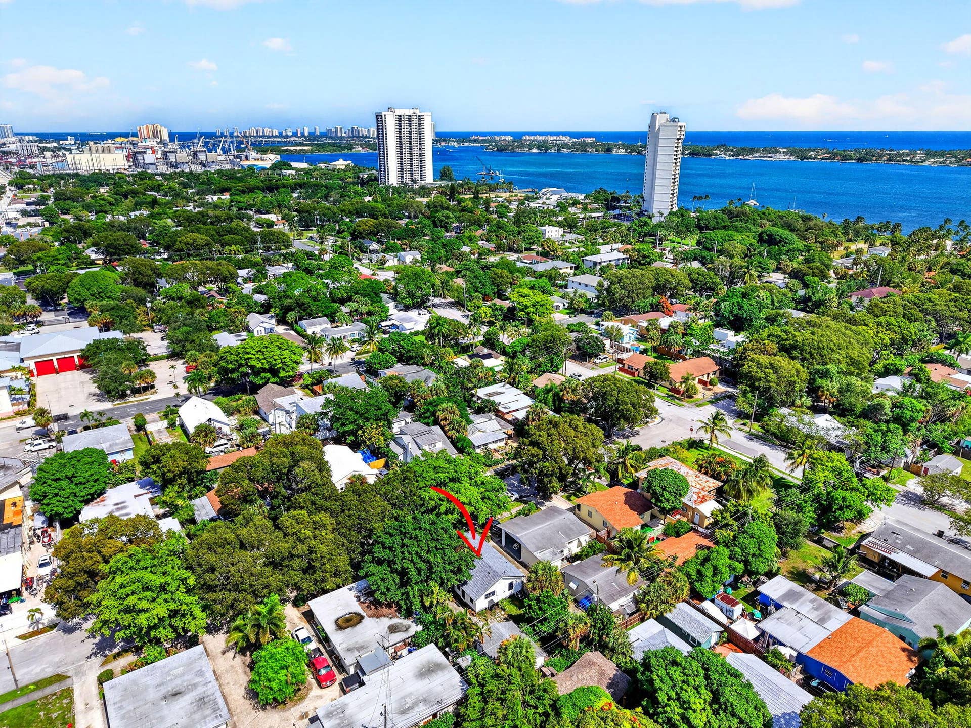 516 48TH Street, West Palm Beach, FL 33407 36-web-or-mls-DJI_20261012124809_0185_D