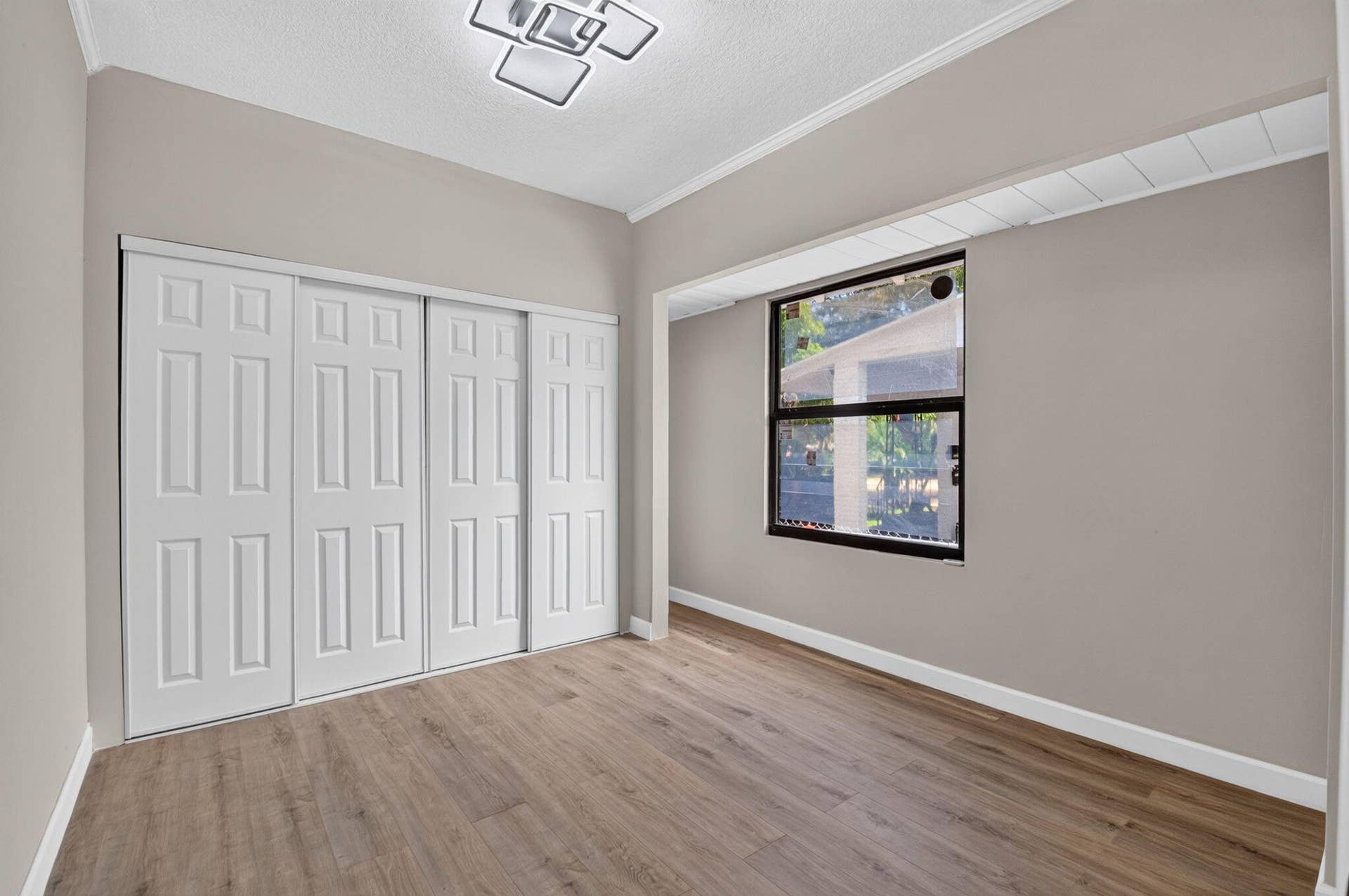 516 48TH Street, West Palm Beach, FL 33407 25-web-or-mls-DSC_9672