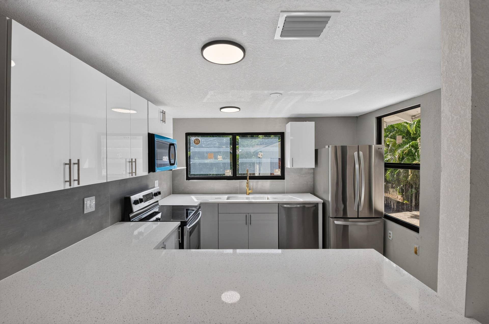 516 48TH Street, West Palm Beach, FL 33407 9-web-or-mls-DSC_9592