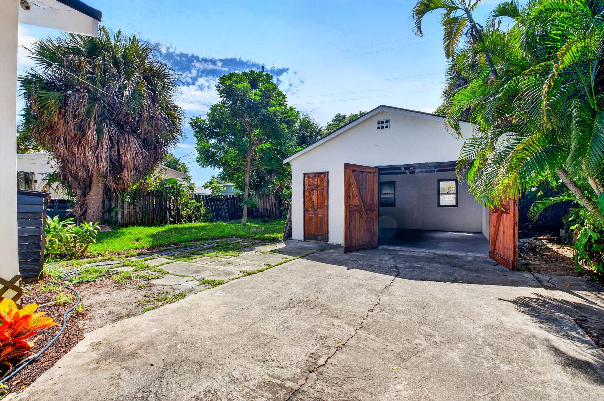 516 48TH Street, West Palm Beach, FL 33407 45-web-or-mls-DSC_9578