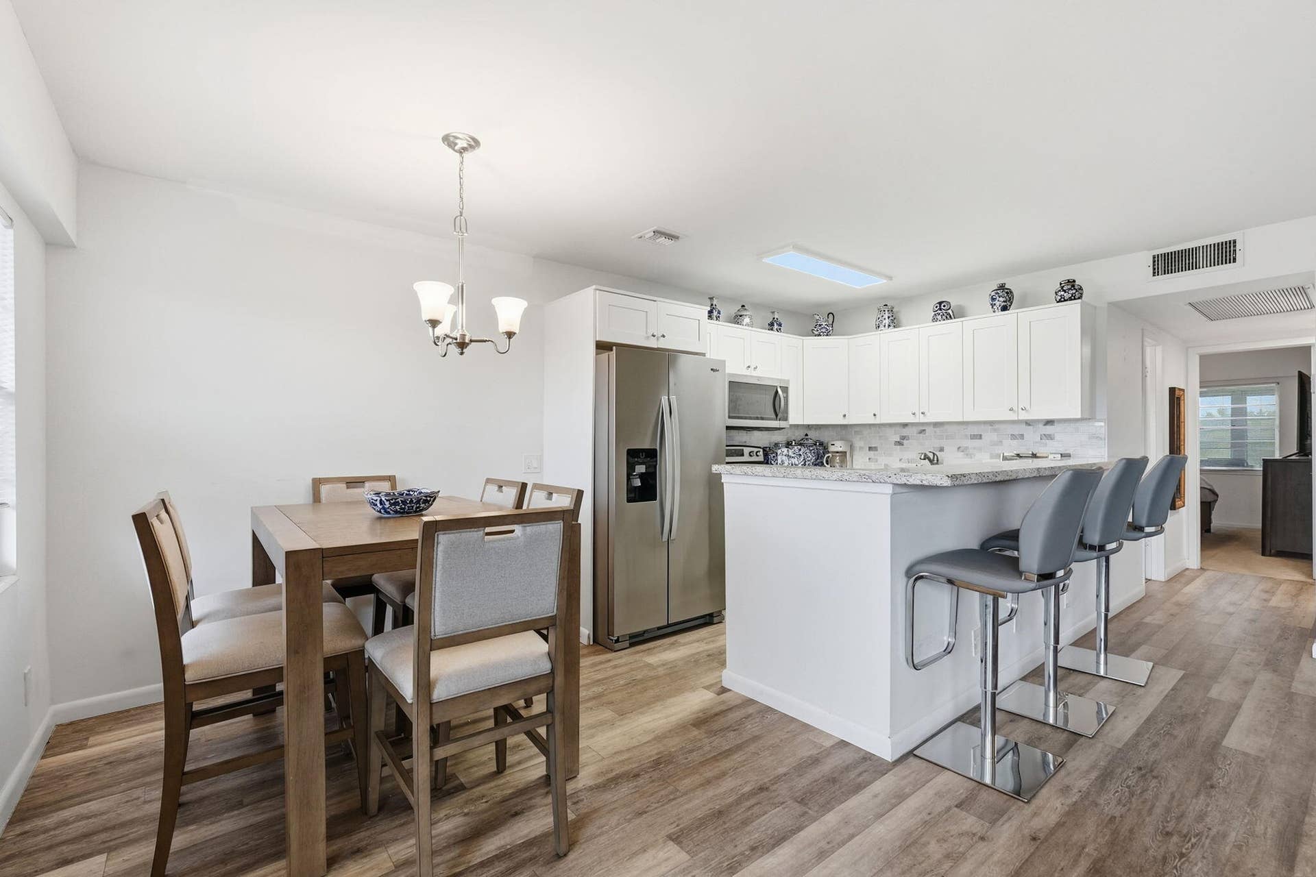 10-web-or-mls-209_Brighton_E_05963