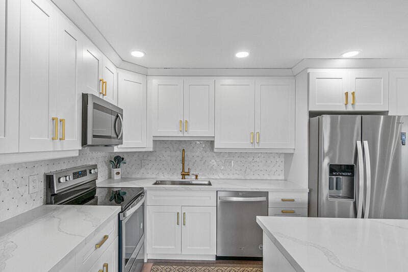 70 Valencia C, Delray Beach, FL 33446 Kitchen