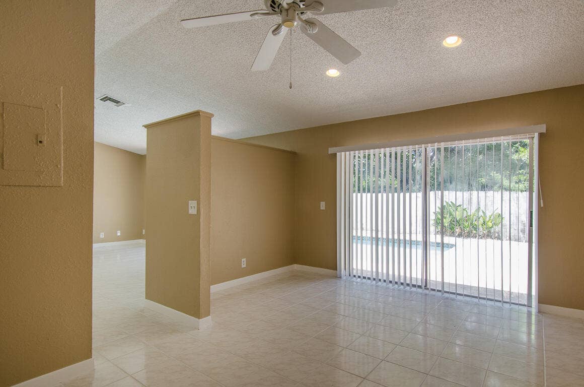 10953 Winding Creek-17