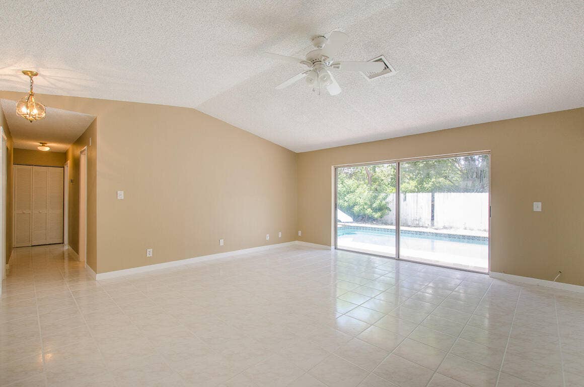 10953 Winding Creek-30