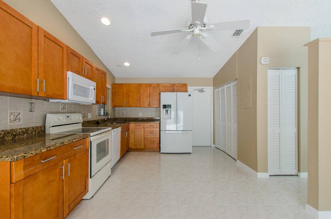 10953 Winding Creek-18