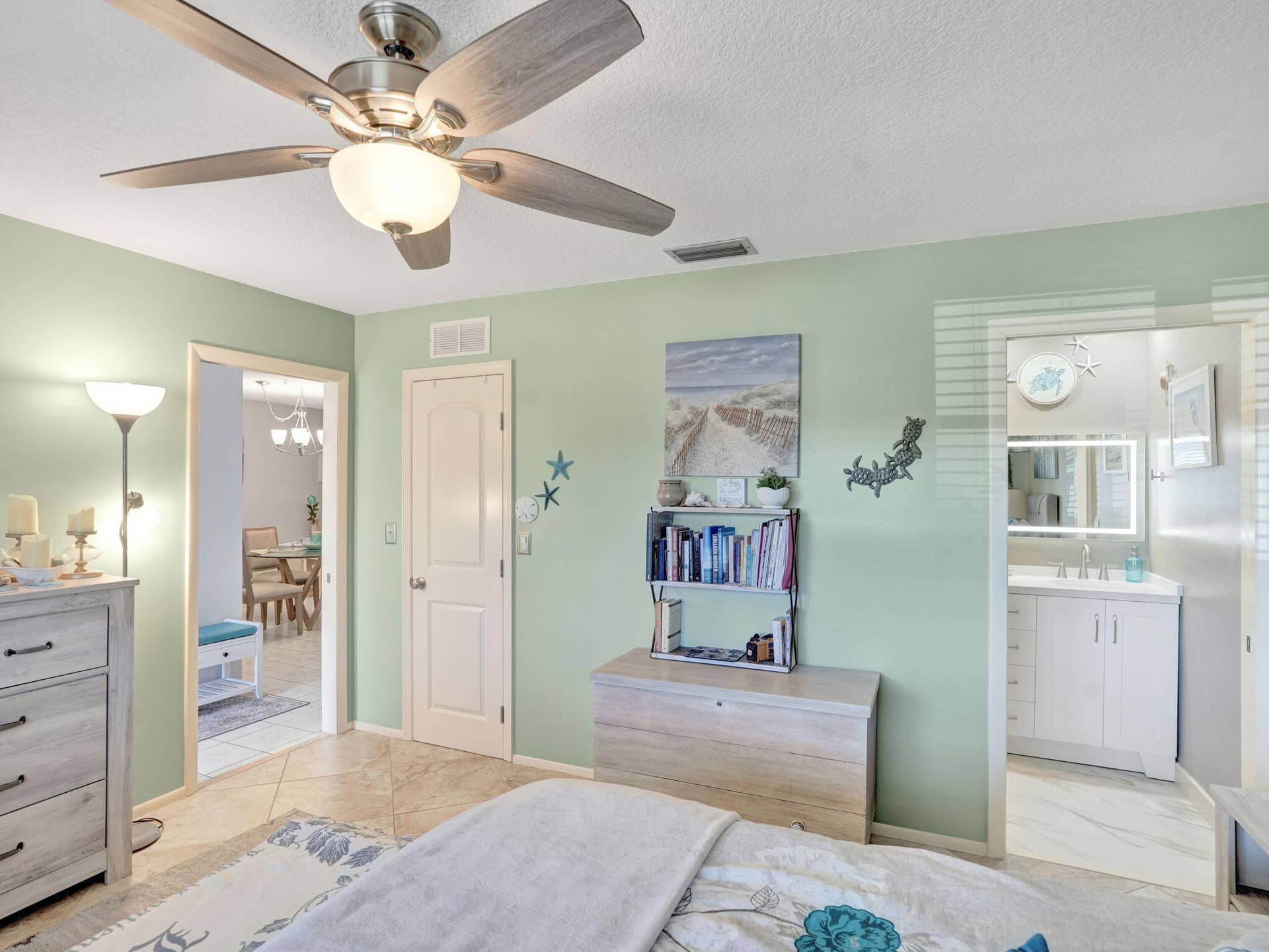 14-web-or-mls-DSC07916 2886 Fernley Dr E