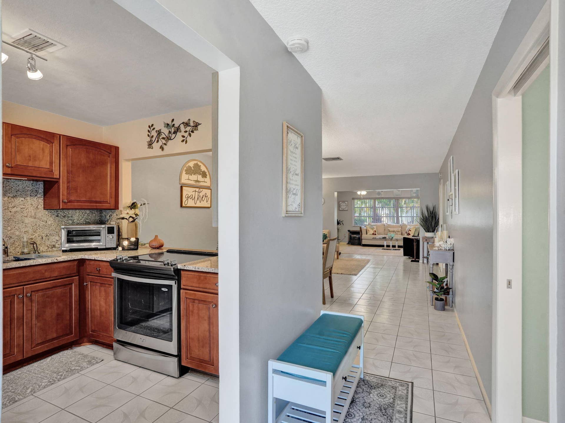 7-web-or-mls-DSC07895 2886 Fernley Dr E
