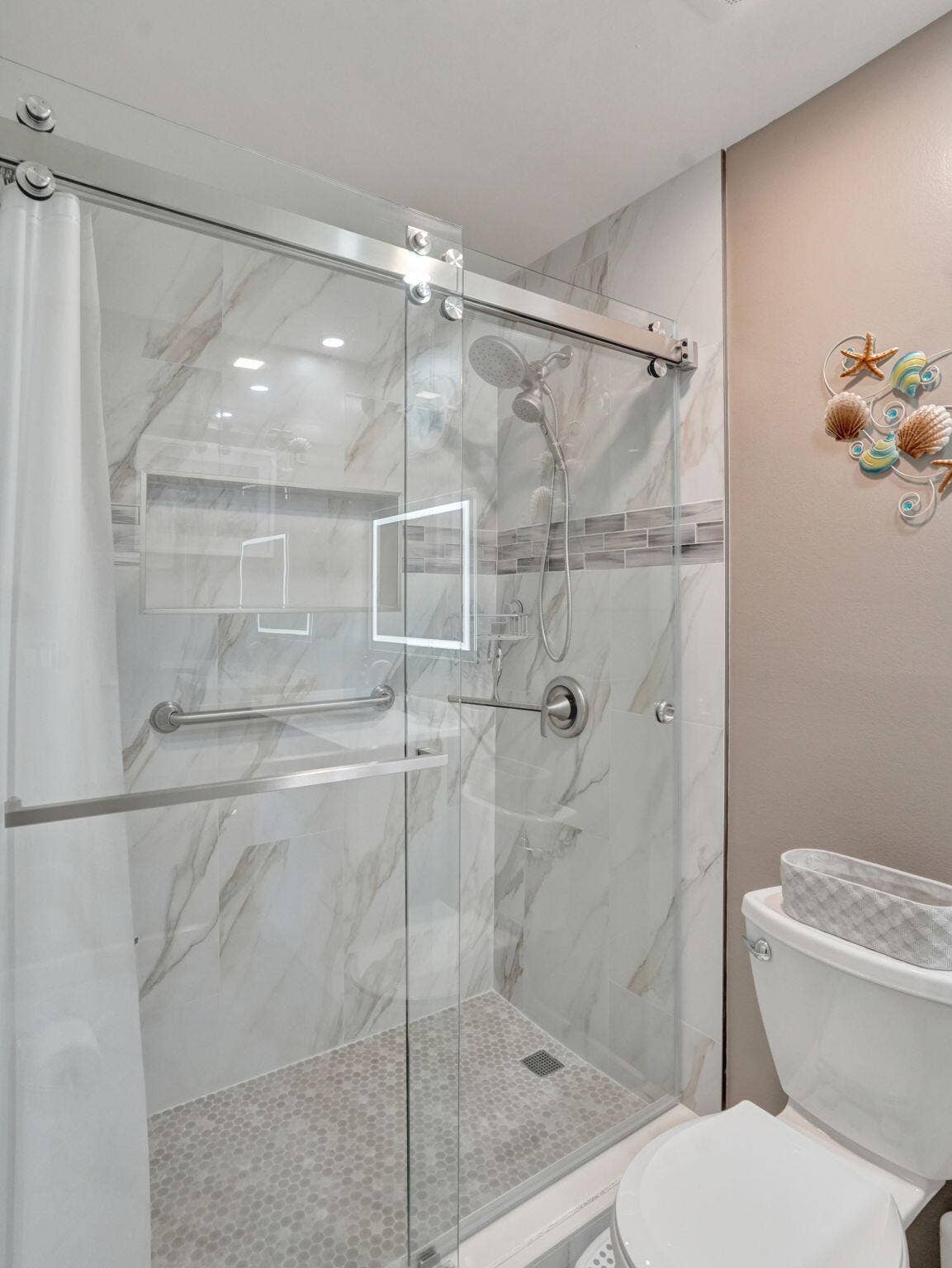 16-web-or-mls-DSC07922 2886 Fernley Dr E