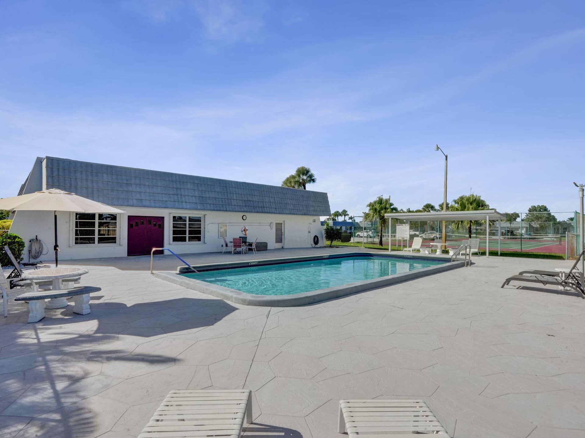 46-web-or-mls-DSC08012 2886 Fernley Dr E