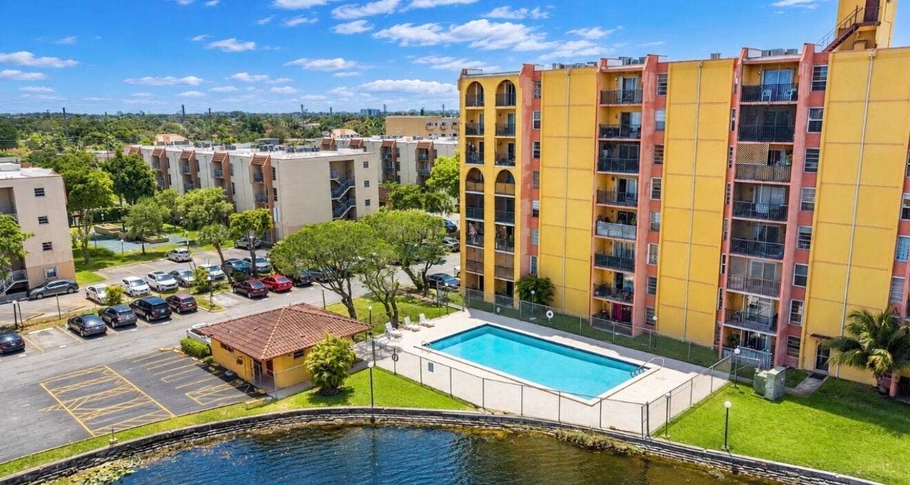 4709 NW 7th Street, #109-9, Miami, FL 33126 IMG_7310
