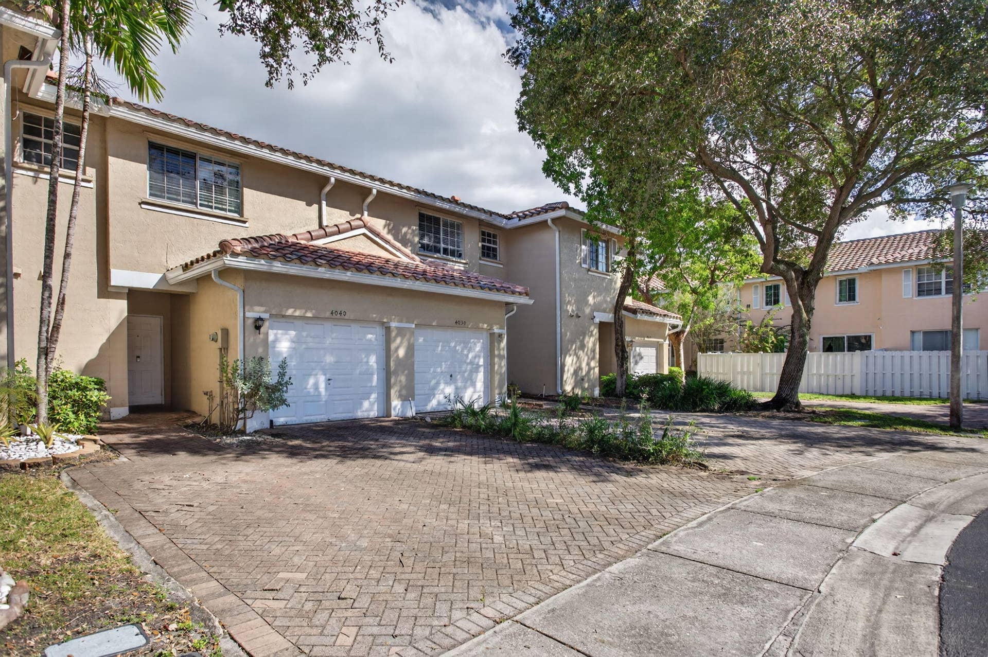 4040 NW 90TH Way, Sunrise, FL 33351 2-web-or-mls-4040-2
