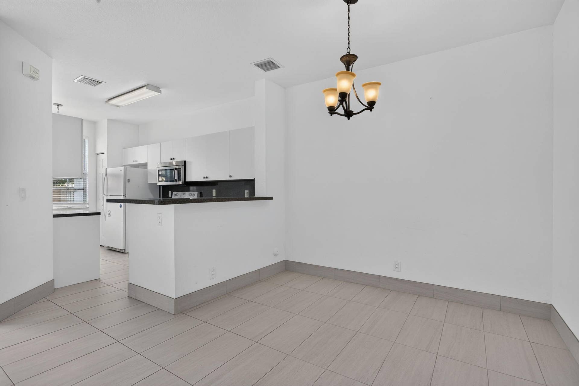 4040 NW 90TH Way, Sunrise, FL 33351 9-web-or-mls-4040-9