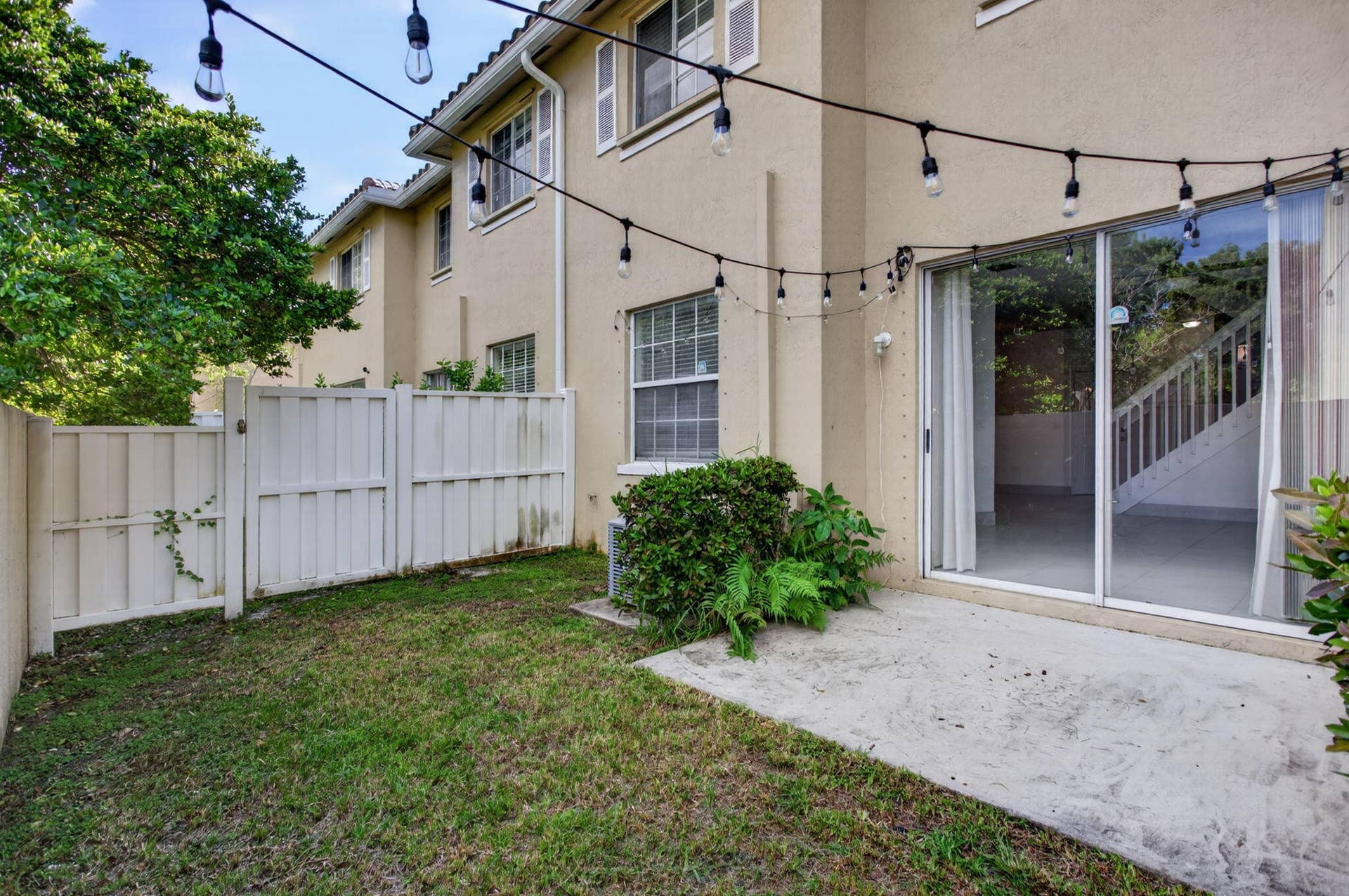 4040 NW 90TH Way, Sunrise, FL 33351 18-web-or-mls-4040-18