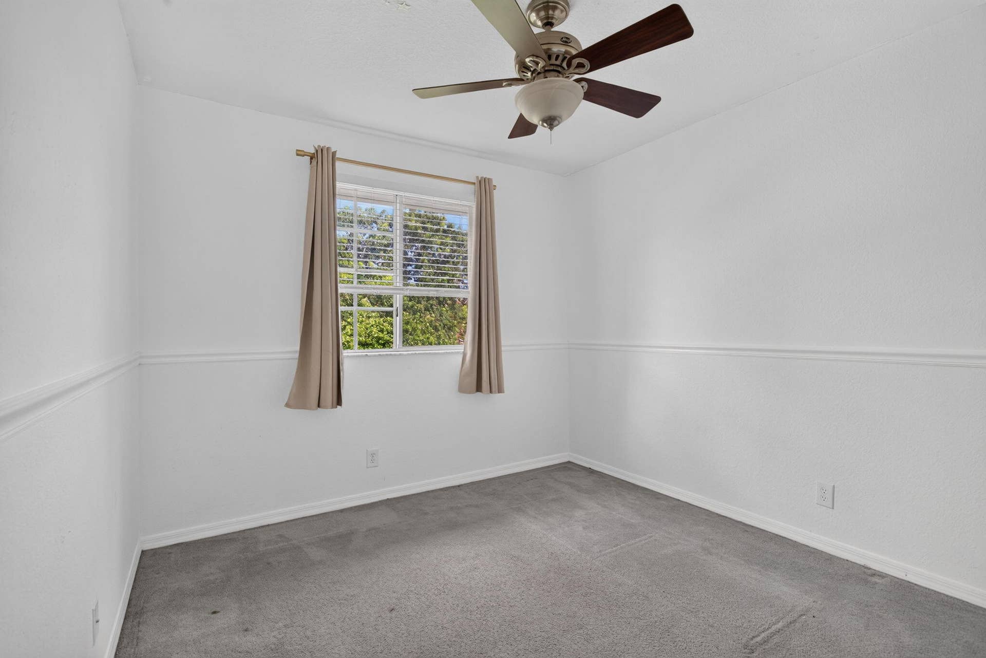 4040 NW 90TH Way, Sunrise, FL 33351 26-web-or-mls-4040-26