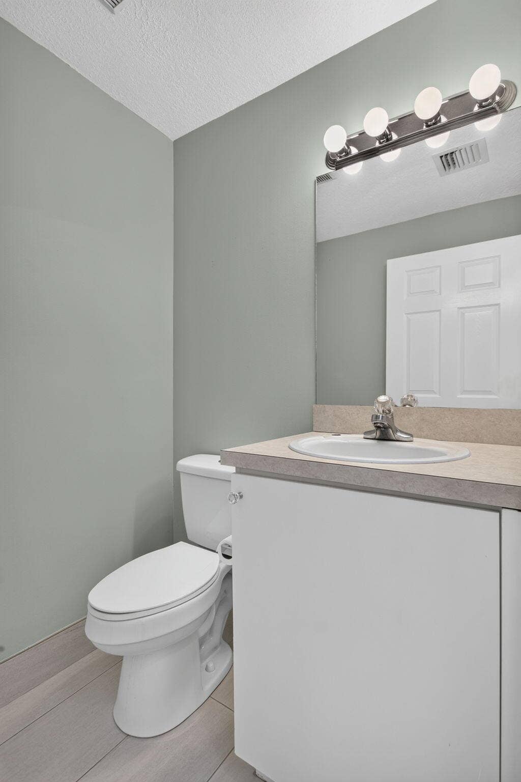 4040 NW 90TH Way, Sunrise, FL 33351 5-web-or-mls-4040-5