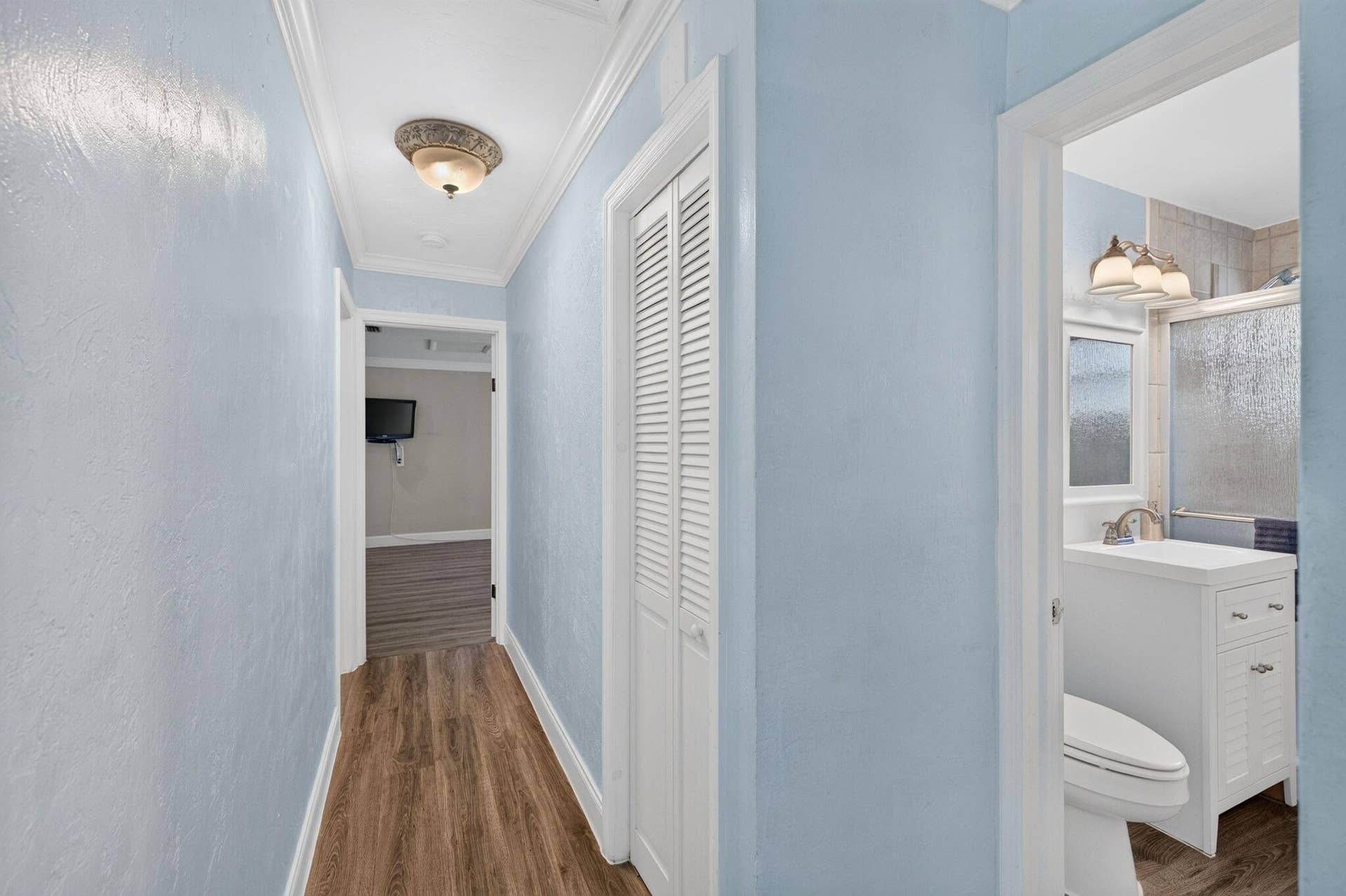 Hallway to rooms