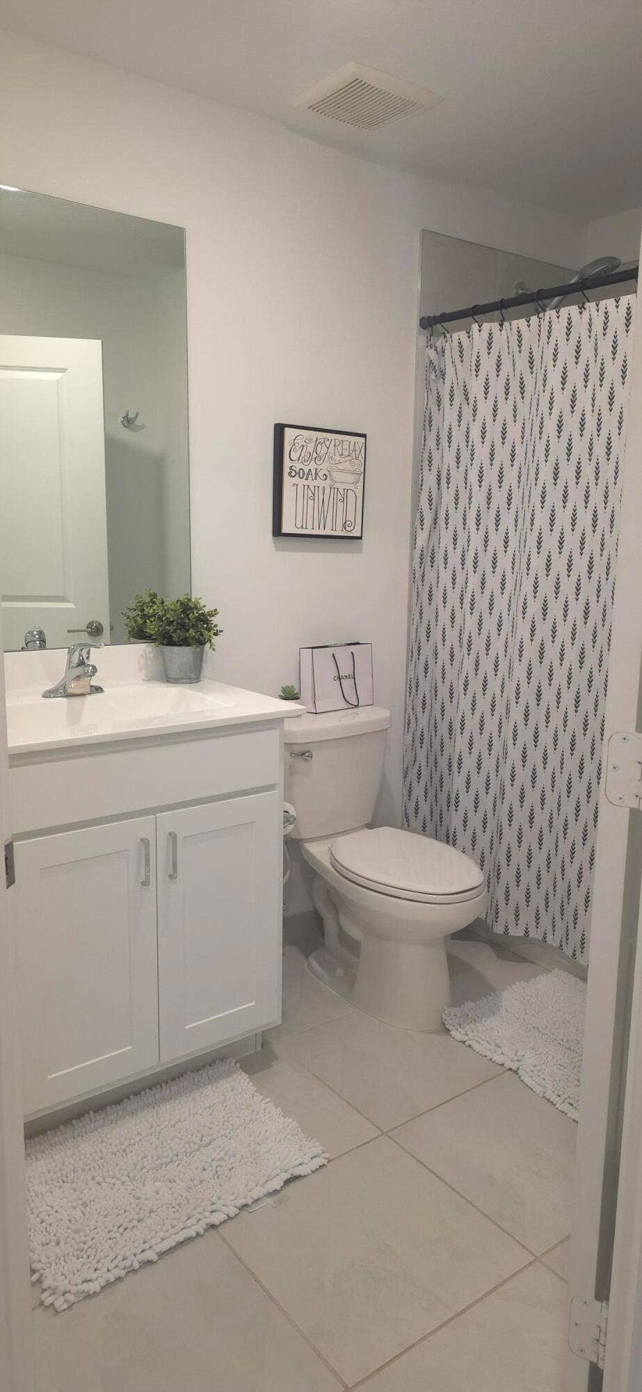 4194 BENT RIVER Road, Lake Worth, FL 33467 2ND FLOOR FULL BATH