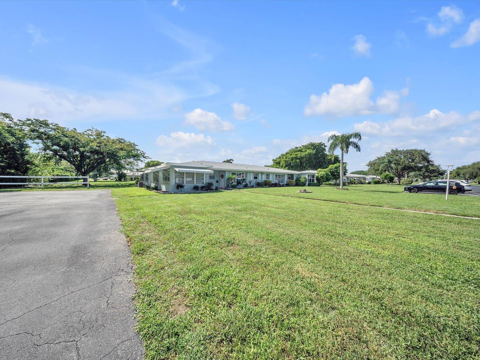 380 HIGH POINT Boulevard, #B, Delray Beach, FL 33445 02-DSC9901