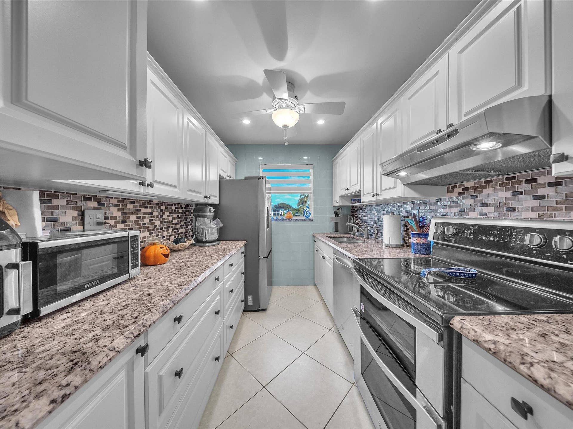 380 HIGH POINT Boulevard, #B, Delray Beach, FL 33445 12-DSC9909