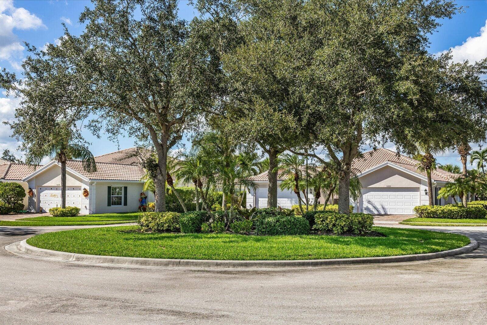 11262 SW Pembroke Drive, Port St Lucie, FL 34987 47-pem in-45