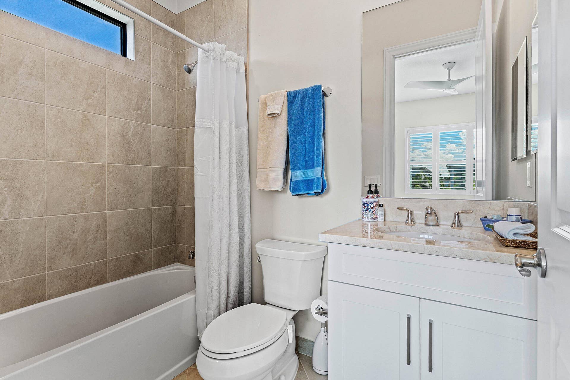 7239 NW 26TH Way, Boca Raton, FL 33496 Bathroom 3